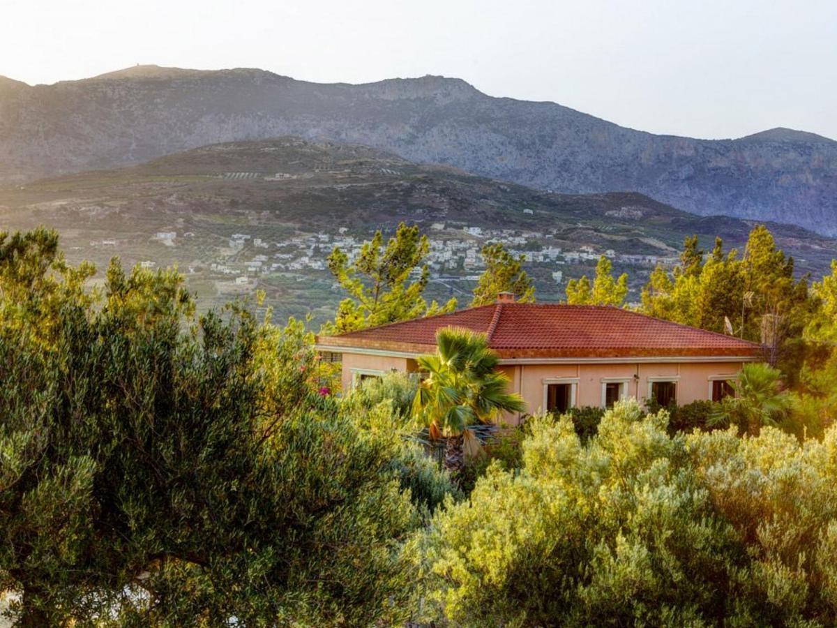 Vila Sprawling Vlilla In Malades Agios Sillas Pokoj fotografie